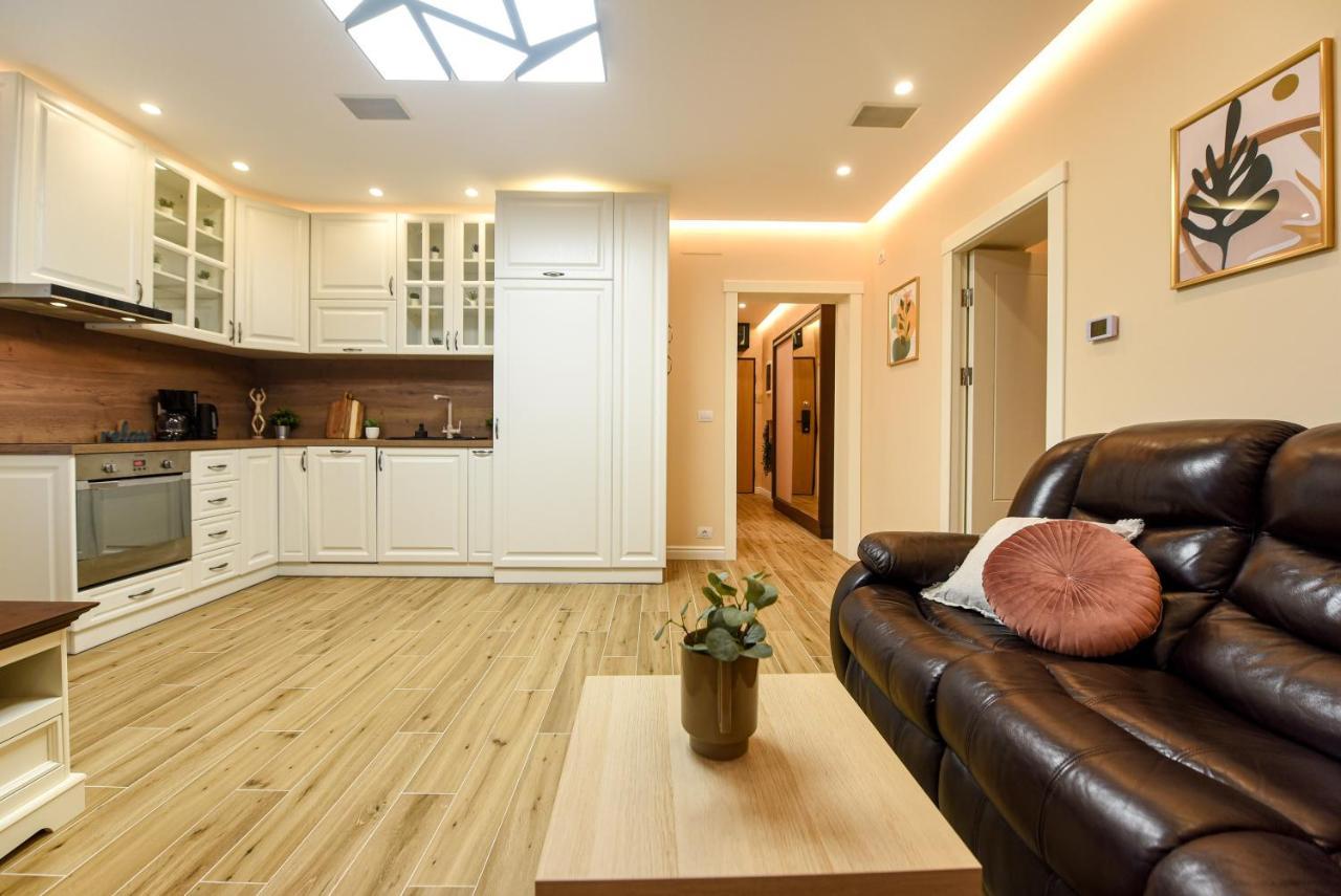Green Leafy Brasov - Ideal 2 Bedroom Apartment Dış mekan fotoğraf